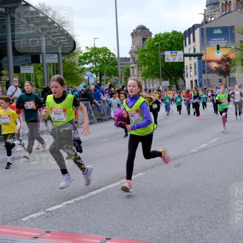25.04.2026 - Das Zehntel Tim E. http://msf.ph/oto/9569191 25.04.2026 08:56:37 Ziel 1192, 1280, 1322, 1329, 1555, 1557, 1563, 1564, 1566, 1993, 1998, 2076, 2247, 2429, 2512, 2522, 2563, 2629, 2651, 2674, 2805, 2818, 2835, 2970, 2979, 3122, 3184, 3197, 3315, 3420, 3558, 3577, 4071 meine-sportfotos.de