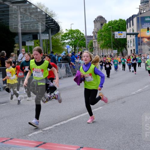 25.04.2026 - Das Zehntel Tim E. http://msf.ph/oto/9569192 25.04.2026 08:56:37 Ziel 1192, 1280, 1322, 1329, 1555, 1557, 1563, 1564, 1566, 1993, 1998, 2076, 2247, 2429, 2512, 2522, 2563, 2629, 2651, 2674, 2805, 2818, 2835, 2970, 2979, 3122, 3184, 3197, 3315, 3420, 3558, 3577, 4071 meine-sportfotos.de
