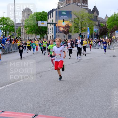 25.04.2026 - Das Zehntel Tim E. http://msf.ph/oto/9569196 25.04.2026 08:56:38 Ziel 1192, 1280, 1290, 1318, 1555, 1557, 1563, 1564, 1566, 1993, 1998, 2076, 2247, 2429, 2512, 2522, 2563, 2629, 2651, 2674, 2805, 2818, 2835, 2970, 2979, 3122, 3184, 3197, 3315, 3558, 3577, 4071 meine-sportfotos.de