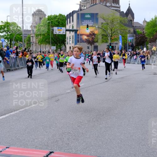 25.04.2026 - Das Zehntel Tim E. http://msf.ph/oto/9569197 25.04.2026 08:56:38 Ziel 1192, 1280, 1290, 1318, 1555, 1557, 1563, 1564, 1566, 1993, 1998, 2076, 2247, 2429, 2512, 2522, 2563, 2629, 2651, 2674, 2805, 2818, 2835, 2970, 2979, 3122, 3184, 3197, 3315, 3558, 3577, 4071 meine-sportfotos.de