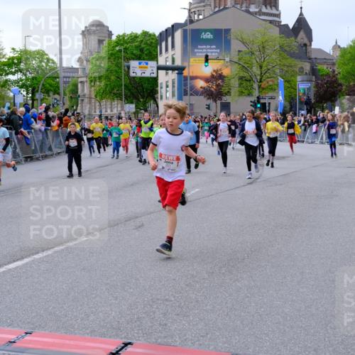 25.04.2026 - Das Zehntel Tim E. http://msf.ph/oto/9569198 25.04.2026 08:56:38 Ziel 1192, 1280, 1290, 1318, 1555, 1557, 1563, 1564, 1566, 1993, 1998, 2076, 2247, 2429, 2512, 2522, 2563, 2629, 2651, 2674, 2805, 2818, 2835, 2970, 2979, 3122, 3184, 3197, 3315, 3558, 3577, 4071 meine-sportfotos.de