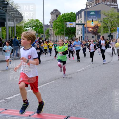 25.04.2026 - Das Zehntel Tim E. http://msf.ph/oto/9569204 25.04.2026 08:56:39 Ziel 1085, 1192, 1280, 1290, 1299, 1318, 1397, 1555, 1557, 1563, 1564, 1566, 1993, 1998, 2076, 2247, 2253, 2429, 2512, 2522, 2563, 2621, 2629, 2651, 2674, 2799, 2802, 2805, 2818, 2835, 2970, 2979, 3122, 3184, 3193, 3197, 3315, 3558, 3577, 4071 meine-sportfotos.de