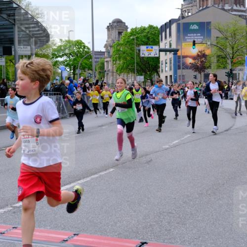 25.04.2026 - Das Zehntel Tim E. http://msf.ph/oto/9569205 25.04.2026 08:56:39 Ziel 1085, 1192, 1280, 1290, 1299, 1318, 1397, 1555, 1557, 1563, 1564, 1566, 1993, 1998, 2076, 2247, 2253, 2429, 2512, 2522, 2563, 2621, 2629, 2651, 2674, 2799, 2802, 2805, 2818, 2835, 2970, 2979, 3122, 3184, 3193, 3197, 3315, 3558, 3577, 4071 meine-sportfotos.de