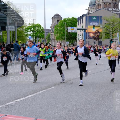 25.04.2026 - Das Zehntel Tim E. http://msf.ph/oto/9569214 25.04.2026 08:56:41 Ziel 1085, 1192, 1259, 1280, 1290, 1299, 1318, 1397, 1555, 1557, 1563, 1564, 1566, 1734, 1993, 1998, 2076, 2247, 2253, 2393, 2429, 2435, 2438, 2621, 2629, 2651, 2674, 2799, 2802, 2805, 2816, 2818, 2835, 2970, 2979, 3122, 3184, 3193, 3197, 3315, 3558, 3577, 3966, 3972, 4071 meine-sportfotos.de
