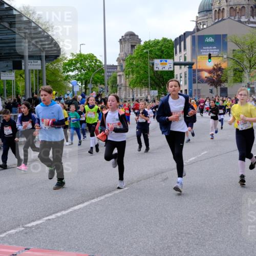 25.04.2026 - Das Zehntel Tim E. http://msf.ph/oto/9569217 25.04.2026 08:56:41 Ziel 1085, 1192, 1259, 1280, 1290, 1299, 1318, 1397, 1555, 1557, 1563, 1564, 1566, 1734, 1993, 1998, 2076, 2247, 2253, 2393, 2429, 2435, 2438, 2621, 2629, 2651, 2674, 2799, 2802, 2805, 2816, 2818, 2835, 2970, 2979, 3122, 3184, 3193, 3197, 3315, 3558, 3577, 3966, 3972, 4071 meine-sportfotos.de