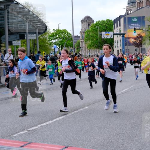25.04.2026 - Das Zehntel Tim E. http://msf.ph/oto/9569219 25.04.2026 08:56:41 Ziel 1085, 1192, 1259, 1280, 1290, 1299, 1318, 1397, 1555, 1557, 1563, 1564, 1566, 1734, 1993, 1998, 2076, 2247, 2253, 2393, 2429, 2435, 2438, 2621, 2629, 2651, 2674, 2799, 2802, 2805, 2816, 2818, 2835, 2970, 2979, 3122, 3184, 3193, 3197, 3315, 3558, 3577, 3966, 3972, 4071 meine-sportfotos.de