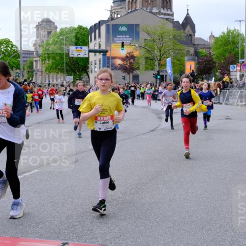 25.04.2026 - Das Zehntel Tim E. http://msf.ph/oto/9569221 25.04.2026 08:56:42 Ziel 1085, 1192, 1259, 1280, 1290, 1292, 1299, 1318, 1397, 1555, 1557, 1563, 1564, 1566, 1734, 1993, 1998, 2076, 2253, 2393, 2429, 2435, 2438, 2621, 2629, 2651, 2674, 2799, 2802, 2816, 2818, 2835, 2970, 2979, 3122, 3184, 3193, 3197, 3315, 3558, 3577, 3966, 3972, 4071 meine-sportfotos.de