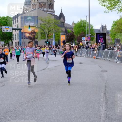 25.04.2026 - Das Zehntel Tim E. http://msf.ph/oto/9569232 25.04.2026 08:56:44 Ziel 1085, 1192, 1259, 1280, 1290, 1292, 1299, 1318, 1397, 1555, 1557, 1563, 1564, 1566, 1734, 1993, 1998, 2076, 2253, 2393, 2429, 2435, 2438, 2523, 2537, 2621, 2629, 2651, 2674, 2799, 2802, 2816, 2818, 2835, 3122, 3184, 3193, 3197, 3315, 3444, 3558, 3577, 3966, 3972 meine-sportfotos.de