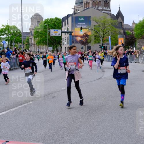 25.04.2026 - Das Zehntel Tim E. http://msf.ph/oto/9569235 25.04.2026 08:56:45 Ziel 1085, 1192, 1259, 1280, 1290, 1292, 1299, 1318, 1397, 1555, 1557, 1564, 1734, 1993, 1998, 2076, 2253, 2393, 2429, 2435, 2438, 2462, 2480, 2523, 2537, 2621, 2629, 2651, 2674, 2710, 2747, 2799, 2802, 2816, 2818, 2835, 3122, 3193, 3315, 3444, 3558, 3577, 3657, 3966, 3972 meine-sportfotos.de