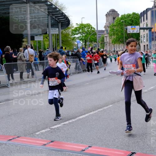 25.04.2026 - Das Zehntel Tim E. http://msf.ph/oto/9569239 25.04.2026 08:56:46 Ziel 1085, 1192, 1259, 1280, 1290, 1292, 1299, 1313, 1318, 1397, 1555, 1734, 1993, 1998, 2253, 2393, 2405, 2435, 2438, 2462, 2480, 2523, 2537, 2621, 2651, 2674, 2710, 2747, 2749, 2799, 2802, 2816, 2818, 2835, 2951, 3193, 3315, 3444, 3558, 3577, 3657, 3904, 3966, 3972 meine-sportfotos.de