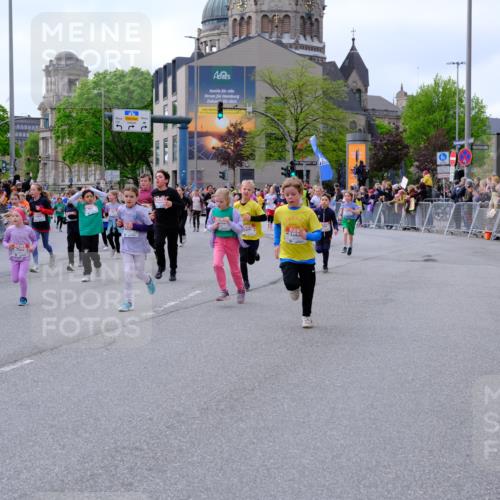 25.04.2026 - Das Zehntel Tim E. http://msf.ph/oto/9569242 25.04.2026 08:56:48 Ziel 1085, 1182, 1192, 1259, 1290, 1292, 1299, 1313, 1318, 1397, 1734, 1826, 1993, 2020, 2253, 2311, 2393, 2405, 2435, 2438, 2462, 2480, 2523, 2537, 2621, 2664, 2710, 2747, 2749, 2799, 2802, 2816, 2818, 2941, 2951, 2953, 2963, 3005, 3029, 3193, 3444, 3558, 3577, 3657, 3884, 3887, 3904, 3966, 3972, 4033, 4034 meine-sportfotos.de