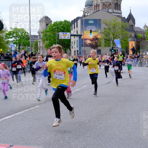 25.04.2026 - Das Zehntel Tim E. http://msf.ph/oto/9569247 25.04.2026 08:56:49 Ziel 1085, 1088, 1182, 1192, 1259, 1290, 1292, 1299, 1313, 1318, 1397, 1734, 1815, 1826, 2020, 2253, 2311, 2393, 2405, 2435, 2438, 2462, 2480, 2523, 2537, 2621, 2664, 2710, 2747, 2749, 2799, 2802, 2816, 2818, 2941, 2951, 2953, 2963, 3005, 3029, 3193, 3254, 3444, 3558, 3577, 3657, 3812, 3884, 3887, 3904, 3966, 3972, 4033, 4034 meine-sportfotos.de