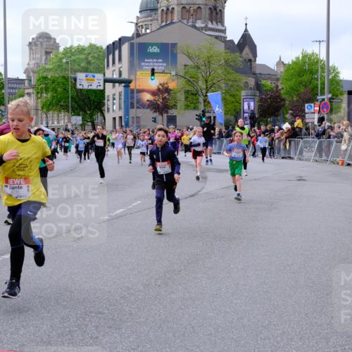 25.04.2026 - Das Zehntel Tim E. http://msf.ph/oto/9569252 25.04.2026 08:56:51 Ziel 1085, 1088, 1182, 1259, 1292, 1299, 1313, 1397, 1468, 1734, 1763, 1815, 1826, 2020, 2165, 2253, 2311, 2393, 2405, 2435, 2436, 2438, 2444, 2462, 2480, 2523, 2537, 2621, 2664, 2710, 2747, 2749, 2799, 2802, 2816, 2941, 2951, 2953, 2963, 3005, 3029, 3193, 3254, 3444, 3515, 3657, 3812, 3884, 3887, 3904, 3966, 3972, 4033, 4034 meine-sportfotos.de