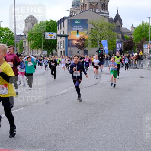 25.04.2026 - Das Zehntel Tim E. http://msf.ph/oto/9569254 25.04.2026 08:56:51 Ziel 1085, 1088, 1182, 1259, 1292, 1299, 1313, 1397, 1468, 1734, 1763, 1815, 1826, 2020, 2165, 2253, 2311, 2393, 2405, 2435, 2436, 2438, 2444, 2462, 2480, 2523, 2537, 2621, 2664, 2710, 2747, 2749, 2799, 2802, 2816, 2941, 2951, 2953, 2963, 3005, 3029, 3193, 3254, 3444, 3515, 3657, 3812, 3884, 3887, 3904, 3966, 3972, 4033, 4034 meine-sportfotos.de