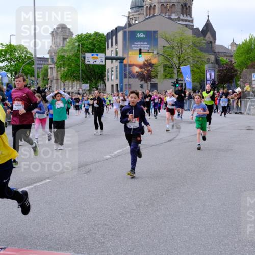 25.04.2026 - Das Zehntel Tim E. http://msf.ph/oto/9569255 25.04.2026 08:56:51 Ziel 1085, 1088, 1182, 1259, 1292, 1299, 1313, 1397, 1468, 1734, 1763, 1815, 1826, 2020, 2165, 2253, 2311, 2393, 2405, 2435, 2436, 2438, 2444, 2462, 2480, 2523, 2537, 2621, 2664, 2710, 2747, 2749, 2799, 2802, 2816, 2941, 2951, 2953, 2963, 3005, 3029, 3193, 3254, 3444, 3515, 3657, 3812, 3884, 3887, 3904, 3966, 3972, 4033, 4034 meine-sportfotos.de