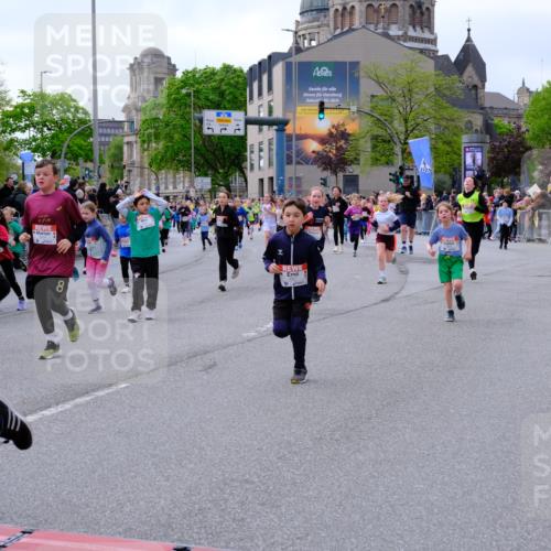 25.04.2026 - Das Zehntel Tim E. http://msf.ph/oto/9569256 25.04.2026 08:56:51 Ziel 1085, 1088, 1182, 1259, 1292, 1299, 1313, 1397, 1468, 1734, 1763, 1815, 1826, 2020, 2165, 2253, 2311, 2393, 2405, 2435, 2436, 2438, 2444, 2462, 2480, 2523, 2537, 2621, 2664, 2710, 2747, 2749, 2799, 2802, 2816, 2941, 2951, 2953, 2963, 3005, 3029, 3193, 3254, 3444, 3515, 3657, 3812, 3884, 3887, 3904, 3966, 3972, 4033, 4034 meine-sportfotos.de