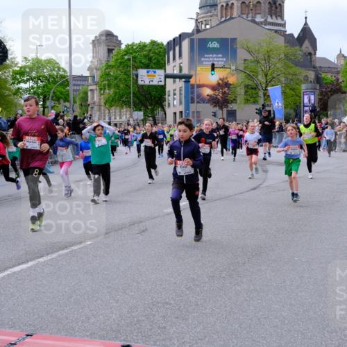 25.04.2026 - Das Zehntel Tim E. http://msf.ph/oto/9569257 25.04.2026 08:56:51 Ziel 1085, 1088, 1182, 1259, 1292, 1299, 1313, 1397, 1468, 1734, 1763, 1815, 1826, 2020, 2165, 2253, 2311, 2393, 2405, 2435, 2436, 2438, 2444, 2462, 2480, 2523, 2537, 2621, 2664, 2710, 2747, 2749, 2799, 2802, 2816, 2941, 2951, 2953, 2963, 3005, 3029, 3193, 3254, 3444, 3515, 3657, 3812, 3884, 3887, 3904, 3966, 3972, 4033, 4034 meine-sportfotos.de