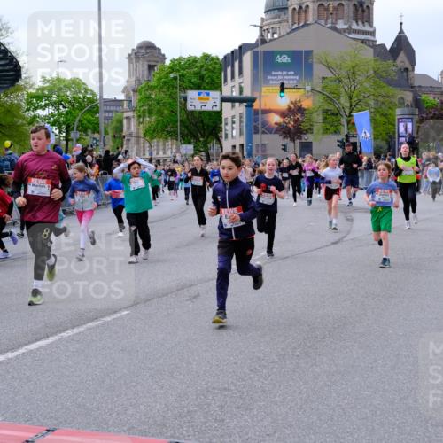 25.04.2026 - Das Zehntel Tim E. http://msf.ph/oto/9569258 25.04.2026 08:56:51 Ziel 1085, 1088, 1182, 1259, 1292, 1299, 1313, 1397, 1468, 1734, 1763, 1815, 1826, 2020, 2165, 2253, 2311, 2393, 2405, 2435, 2436, 2438, 2444, 2462, 2480, 2523, 2537, 2621, 2664, 2710, 2747, 2749, 2799, 2802, 2816, 2941, 2951, 2953, 2963, 3005, 3029, 3193, 3254, 3444, 3515, 3657, 3812, 3884, 3887, 3904, 3966, 3972, 4033, 4034 meine-sportfotos.de