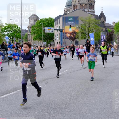 25.04.2026 - Das Zehntel Tim E. http://msf.ph/oto/9569259 25.04.2026 08:56:52 Ziel 1088, 1182, 1259, 1292, 1313, 1468, 1734, 1747, 1763, 1815, 1826, 2020, 2026, 2038, 2070, 2165, 2311, 2393, 2405, 2435, 2436, 2438, 2444, 2462, 2480, 2523, 2537, 2664, 2710, 2747, 2749, 2816, 2941, 2951, 2953, 2963, 3005, 3029, 3254, 3444, 3515, 3657, 3730, 3812, 3884, 3887, 3904, 3966, 3972, 4033, 4034 meine-sportfotos.de