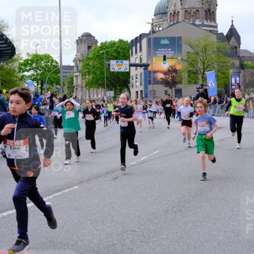 25.04.2026 - Das Zehntel Tim E. http://msf.ph/oto/9569262 25.04.2026 08:56:52 Ziel 1088, 1182, 1259, 1292, 1313, 1468, 1734, 1747, 1763, 1815, 1826, 2020, 2026, 2038, 2070, 2165, 2311, 2393, 2405, 2435, 2436, 2438, 2444, 2462, 2480, 2523, 2537, 2664, 2710, 2747, 2749, 2816, 2941, 2951, 2953, 2963, 3005, 3029, 3254, 3444, 3515, 3657, 3730, 3812, 3884, 3887, 3904, 3966, 3972, 4033, 4034 meine-sportfotos.de