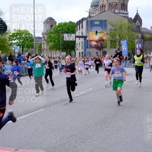 25.04.2026 - Das Zehntel Tim E. http://msf.ph/oto/9569263 25.04.2026 08:56:52 Ziel 1088, 1182, 1259, 1292, 1313, 1468, 1734, 1747, 1763, 1815, 1826, 2020, 2026, 2038, 2070, 2165, 2311, 2393, 2405, 2435, 2436, 2438, 2444, 2462, 2480, 2523, 2537, 2664, 2710, 2747, 2749, 2816, 2941, 2951, 2953, 2963, 3005, 3029, 3254, 3444, 3515, 3657, 3730, 3812, 3884, 3887, 3904, 3966, 3972, 4033, 4034 meine-sportfotos.de