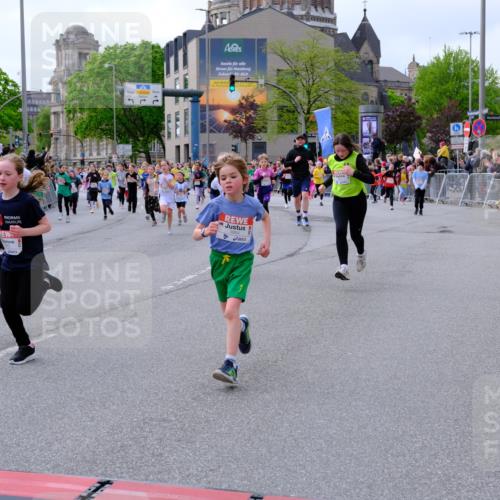 25.04.2026 - Das Zehntel Tim E. http://msf.ph/oto/9569265 25.04.2026 08:56:53 Ziel 1088, 1182, 1259, 1292, 1313, 1468, 1747, 1763, 1815, 1826, 2020, 2026, 2038, 2070, 2073, 2165, 2311, 2405, 2435, 2436, 2444, 2462, 2480, 2523, 2537, 2664, 2710, 2747, 2749, 2941, 2951, 2953, 2963, 3005, 3029, 3254, 3444, 3515, 3657, 3730, 3812, 3884, 3887, 3904, 3966, 3972, 4033, 4034 meine-sportfotos.de