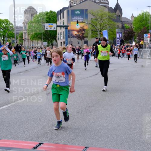 25.04.2026 - Das Zehntel Tim E. http://msf.ph/oto/9569269 25.04.2026 08:56:53 Ziel 1088, 1182, 1259, 1292, 1313, 1468, 1747, 1763, 1815, 1826, 2020, 2026, 2038, 2070, 2073, 2165, 2311, 2405, 2435, 2436, 2444, 2462, 2480, 2523, 2537, 2664, 2710, 2747, 2749, 2941, 2951, 2953, 2963, 3005, 3029, 3254, 3444, 3515, 3657, 3730, 3812, 3884, 3887, 3904, 3966, 3972, 4033, 4034 meine-sportfotos.de