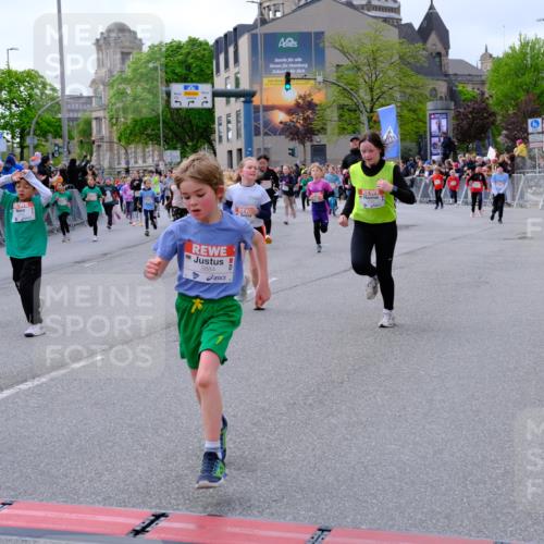 25.04.2026 - Das Zehntel Tim E. http://msf.ph/oto/9569270 25.04.2026 08:56:53 Ziel 1088, 1182, 1259, 1292, 1313, 1468, 1747, 1763, 1815, 1826, 2020, 2026, 2038, 2070, 2073, 2165, 2311, 2405, 2435, 2436, 2444, 2462, 2480, 2523, 2537, 2664, 2710, 2747, 2749, 2941, 2951, 2953, 2963, 3005, 3029, 3254, 3444, 3515, 3657, 3730, 3812, 3884, 3887, 3904, 3966, 3972, 4033, 4034 meine-sportfotos.de