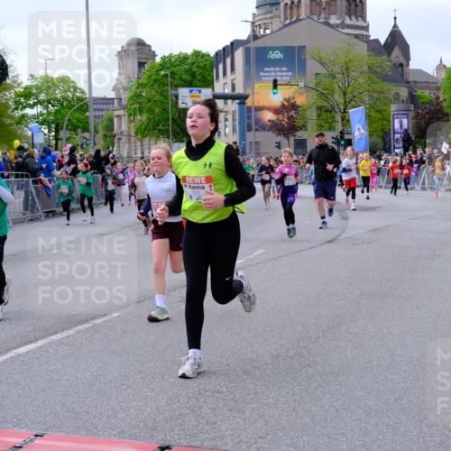 25.04.2026 - Das Zehntel Tim E. http://msf.ph/oto/9569274 25.04.2026 08:56:54 Ziel 1088, 1182, 1292, 1313, 1468, 1747, 1763, 1815, 1826, 2020, 2026, 2038, 2070, 2073, 2165, 2311, 2405, 2436, 2444, 2446, 2462, 2479, 2480, 2523, 2537, 2664, 2710, 2747, 2749, 2941, 2951, 2953, 2963, 3005, 3029, 3254, 3444, 3515, 3657, 3730, 3812, 3884, 3887, 3904, 4033, 4034 meine-sportfotos.de