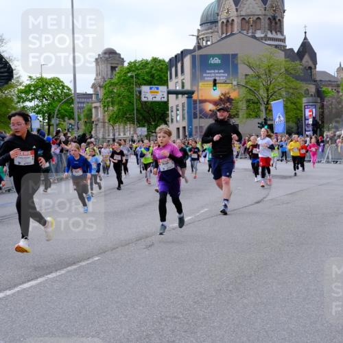 25.04.2026 - Das Zehntel Tim E. http://msf.ph/oto/9569282 25.04.2026 08:56:56 Ziel 1088, 1182, 1196, 1313, 1338, 1468, 1747, 1763, 1815, 1826, 1991, 2020, 2026, 2038, 2070, 2073, 2165, 2311, 2405, 2436, 2444, 2446, 2462, 2479, 2480, 2523, 2537, 2664, 2710, 2747, 2749, 2908, 2941, 2951, 2953, 2963, 3005, 3029, 3038, 3064, 3195, 3254, 3515, 3657, 3730, 3755, 3812, 3884, 3887, 3904, 3939, 4033, 4034 meine-sportfotos.de