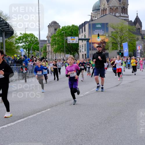 25.04.2026 - Das Zehntel Tim E. http://msf.ph/oto/9569284 25.04.2026 08:56:56 Ziel 1088, 1182, 1196, 1313, 1338, 1468, 1747, 1763, 1815, 1826, 1991, 2020, 2026, 2038, 2070, 2073, 2165, 2311, 2405, 2436, 2444, 2446, 2462, 2479, 2480, 2523, 2537, 2664, 2710, 2747, 2749, 2908, 2941, 2951, 2953, 2963, 3005, 3029, 3038, 3064, 3195, 3254, 3515, 3657, 3730, 3755, 3812, 3884, 3887, 3904, 3939, 4033, 4034 meine-sportfotos.de