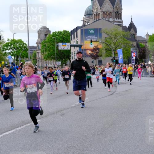 25.04.2026 - Das Zehntel Tim E. http://msf.ph/oto/9569287 25.04.2026 08:56:57 Ziel 1088, 1182, 1196, 1313, 1338, 1468, 1747, 1763, 1815, 1820, 1826, 1991, 2020, 2026, 2038, 2070, 2073, 2165, 2311, 2405, 2436, 2444, 2446, 2462, 2479, 2480, 2583, 2664, 2710, 2734, 2737, 2747, 2749, 2852, 2908, 2941, 2951, 2953, 2963, 3005, 3029, 3038, 3064, 3195, 3211, 3254, 3515, 3655, 3657, 3660, 3730, 3755, 3812, 3884, 3887, 3904, 3939, 4018, 4033, 4034, 4056 meine-sportfotos.de