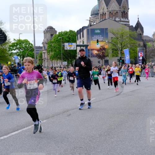25.04.2026 - Das Zehntel Tim E. http://msf.ph/oto/9569288 25.04.2026 08:56:57 Ziel 1088, 1182, 1196, 1313, 1338, 1468, 1747, 1763, 1815, 1820, 1826, 1991, 2020, 2026, 2038, 2070, 2073, 2165, 2311, 2405, 2436, 2444, 2446, 2462, 2479, 2480, 2583, 2664, 2710, 2734, 2737, 2747, 2749, 2852, 2908, 2941, 2951, 2953, 2963, 3005, 3029, 3038, 3064, 3195, 3211, 3254, 3515, 3655, 3657, 3660, 3730, 3755, 3812, 3884, 3887, 3904, 3939, 4018, 4033, 4034, 4056 meine-sportfotos.de