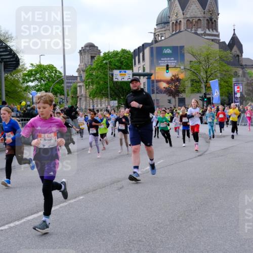 25.04.2026 - Das Zehntel Tim E. http://msf.ph/oto/9569289 25.04.2026 08:56:57 Ziel 1088, 1182, 1196, 1313, 1338, 1468, 1747, 1763, 1815, 1820, 1826, 1991, 2020, 2026, 2038, 2070, 2073, 2165, 2311, 2405, 2436, 2444, 2446, 2462, 2479, 2480, 2583, 2664, 2710, 2734, 2737, 2747, 2749, 2852, 2908, 2941, 2951, 2953, 2963, 3005, 3029, 3038, 3064, 3195, 3211, 3254, 3515, 3655, 3657, 3660, 3730, 3755, 3812, 3884, 3887, 3904, 3939, 4018, 4033, 4034, 4056 meine-sportfotos.de