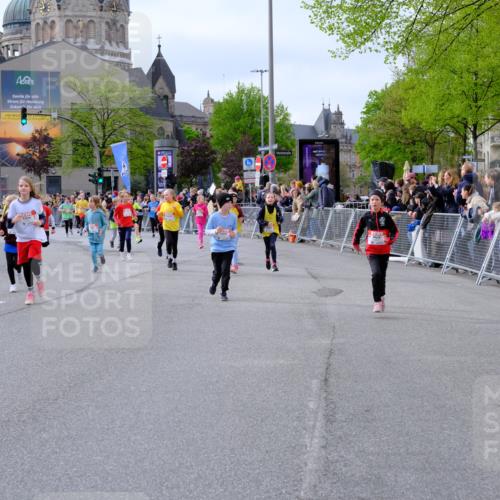 25.04.2026 - Das Zehntel Tim E. http://msf.ph/oto/9569292 25.04.2026 08:56:58 Ziel 1088, 1182, 1191, 1196, 1313, 1338, 1468, 1573, 1580, 1747, 1763, 1815, 1820, 1826, 1924, 1946, 1986, 1991, 2020, 2026, 2038, 2070, 2073, 2165, 2311, 2405, 2436, 2444, 2446, 2479, 2486, 2583, 2664, 2734, 2737, 2749, 2852, 2908, 2941, 2951, 2953, 2963, 3005, 3029, 3038, 3064, 3195, 3211, 3254, 3456, 3515, 3655, 3660, 3730, 3755, 3812, 3884, 3887, 3904, 3939, 4018, 4033, 4034, 4056, 4064, 4065 meine-sportfotos.de