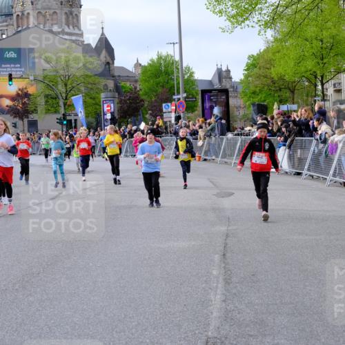25.04.2026 - Das Zehntel Tim E. http://msf.ph/oto/9569296 25.04.2026 08:56:59 Ziel 1088, 1182, 1189, 1191, 1196, 1338, 1468, 1573, 1580, 1747, 1763, 1815, 1820, 1826, 1924, 1946, 1986, 1991, 2020, 2026, 2038, 2070, 2073, 2165, 2311, 2436, 2444, 2446, 2479, 2486, 2562, 2583, 2664, 2734, 2737, 2852, 2908, 2941, 2953, 2963, 3005, 3029, 3038, 3064, 3195, 3211, 3254, 3456, 3515, 3655, 3660, 3730, 3755, 3812, 3884, 3887, 3938, 3939, 4018, 4033, 4034, 4056, 4064, 4065, 4072 meine-sportfotos.de