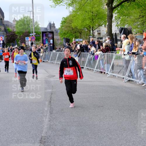 25.04.2026 - Das Zehntel Tim E. http://msf.ph/oto/9569298 25.04.2026 08:57:00 Ziel 1088, 1182, 1189, 1191, 1196, 1271, 1338, 1468, 1573, 1580, 1747, 1763, 1815, 1820, 1924, 1946, 1986, 1991, 2020, 2026, 2038, 2070, 2073, 2165, 2311, 2436, 2444, 2446, 2479, 2486, 2562, 2583, 2734, 2737, 2852, 2908, 2941, 2953, 2963, 3038, 3064, 3195, 3211, 3254, 3456, 3515, 3655, 3660, 3730, 3755, 3812, 3884, 3938, 3939, 4018, 4056, 4064, 4065, 4072 meine-sportfotos.de