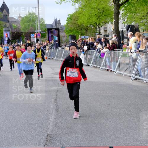 25.04.2026 - Das Zehntel Tim E. http://msf.ph/oto/9569301 25.04.2026 08:57:00 Ziel 1088, 1182, 1189, 1191, 1196, 1271, 1338, 1468, 1573, 1580, 1747, 1763, 1815, 1820, 1924, 1946, 1986, 1991, 2020, 2026, 2038, 2070, 2073, 2165, 2311, 2436, 2444, 2446, 2479, 2486, 2562, 2583, 2734, 2737, 2852, 2908, 2941, 2953, 2963, 3038, 3064, 3195, 3211, 3254, 3456, 3515, 3655, 3660, 3730, 3755, 3812, 3884, 3938, 3939, 4018, 4056, 4064, 4065, 4072 meine-sportfotos.de