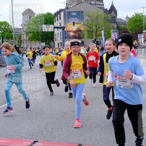 25.04.2026 - Das Zehntel Tim E. http://msf.ph/oto/9569308 25.04.2026 08:57:02 Ziel 1035, 1052, 1075, 1189, 1191, 1196, 1271, 1338, 1339, 1468, 1573, 1579, 1580, 1747, 1763, 1820, 1924, 1946, 1965, 1986, 1991, 2026, 2038, 2070, 2073, 2165, 2258, 2436, 2444, 2446, 2479, 2486, 2562, 2583, 2734, 2737, 2819, 2852, 2908, 2920, 2921, 3038, 3064, 3195, 3211, 3456, 3515, 3655, 3660, 3730, 3755, 3938, 3939, 4018, 4056, 4064, 4065, 4072 meine-sportfotos.de