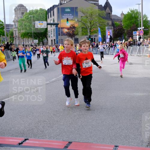 25.04.2026 - Das Zehntel Tim E. http://msf.ph/oto/9569311 25.04.2026 08:57:03 Ziel 1035, 1052, 1075, 1176, 1189, 1191, 1196, 1271, 1338, 1339, 1573, 1579, 1580, 1654, 1747, 1820, 1924, 1946, 1965, 1986, 1991, 2026, 2028, 2038, 2070, 2073, 2165, 2205, 2258, 2446, 2479, 2486, 2562, 2583, 2734, 2737, 2819, 2852, 2908, 2917, 2920, 2921, 3038, 3064, 3195, 3211, 3324, 3456, 3655, 3660, 3666, 3730, 3755, 3938, 3939, 4018, 4056, 4064, 4065, 4072 meine-sportfotos.de