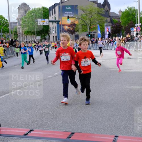 25.04.2026 - Das Zehntel Tim E. http://msf.ph/oto/9569312 25.04.2026 08:57:03 Ziel 1035, 1052, 1075, 1176, 1189, 1191, 1196, 1271, 1338, 1339, 1573, 1579, 1580, 1654, 1747, 1820, 1924, 1946, 1965, 1986, 1991, 2026, 2028, 2038, 2070, 2073, 2165, 2205, 2258, 2446, 2479, 2486, 2562, 2583, 2734, 2737, 2819, 2852, 2908, 2917, 2920, 2921, 3038, 3064, 3195, 3211, 3324, 3456, 3655, 3660, 3666, 3730, 3755, 3938, 3939, 4018, 4056, 4064, 4065, 4072 meine-sportfotos.de