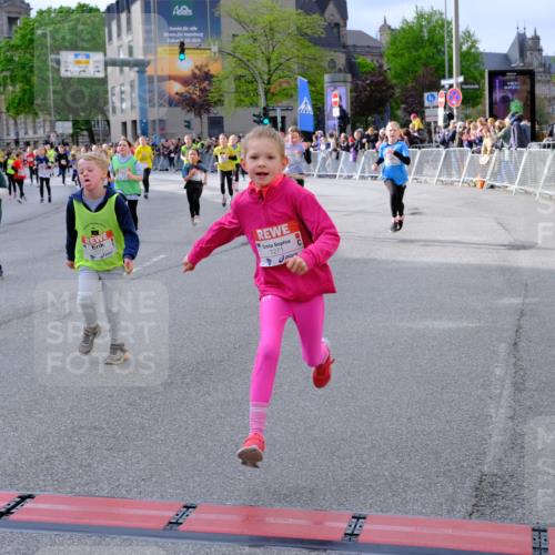 25.04.2026 - Das Zehntel Tim E. http://msf.ph/oto/9569319 25.04.2026 08:57:05 Ziel 1035, 1052, 1075, 1176, 1189, 1191, 1196, 1271, 1338, 1339, 1556, 1573, 1579, 1580, 1582, 1654, 1820, 1924, 1946, 1965, 1986, 1991, 2028, 2073, 2205, 2258, 2446, 2479, 2486, 2562, 2583, 2734, 2737, 2819, 2852, 2908, 2917, 2920, 2921, 3038, 3064, 3195, 3211, 3324, 3456, 3655, 3660, 3666, 3755, 3938, 3939, 3944, 4018, 4056, 4064, 4065, 4072 meine-sportfotos.de