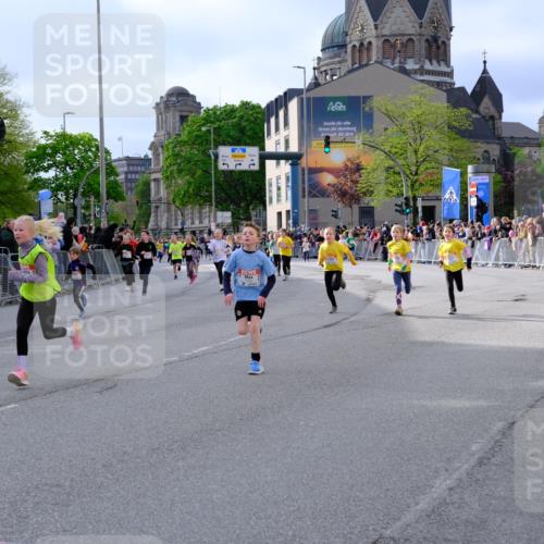 25.04.2026 - Das Zehntel Tim E. http://msf.ph/oto/9569326 25.04.2026 08:57:10 Ziel 1035, 1052, 1075, 1176, 1188, 1189, 1191, 1271, 1339, 1556, 1573, 1579, 1580, 1582, 1585, 1654, 1909, 1924, 1946, 1965, 1986, 2028, 2205, 2258, 2486, 2538, 2550, 2562, 2753, 2755, 2762, 2819, 2917, 2920, 2921, 3226, 3256, 3324, 3456, 3666, 3705, 3758, 3938, 3944, 4064, 4065, 4072 meine-sportfotos.de