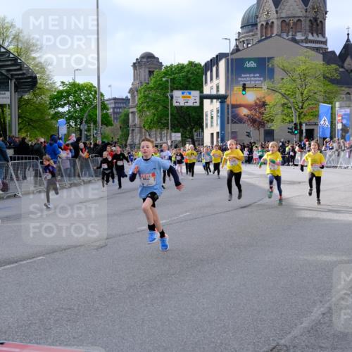 25.04.2026 - Das Zehntel Tim E. http://msf.ph/oto/9569330 25.04.2026 08:57:11 Ziel 1035, 1052, 1075, 1176, 1188, 1189, 1271, 1339, 1556, 1579, 1582, 1585, 1654, 1909, 1965, 2028, 2205, 2258, 2538, 2550, 2562, 2753, 2755, 2762, 2819, 2917, 2920, 2921, 3226, 3256, 3324, 3581, 3666, 3705, 3758, 3938, 3944, 4072 meine-sportfotos.de