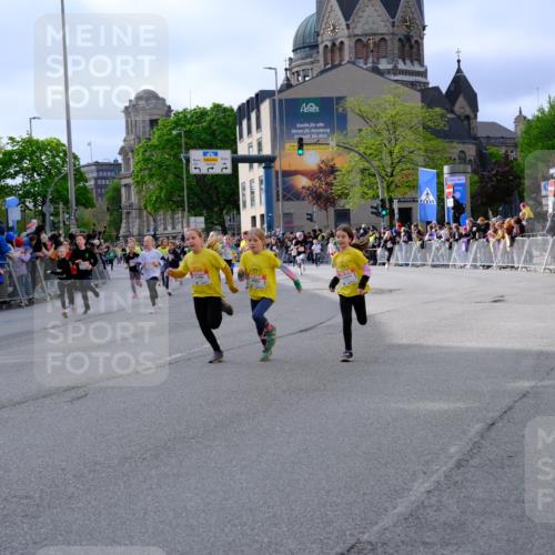25.04.2026 - Das Zehntel Tim E. http://msf.ph/oto/9569331 25.04.2026 08:57:12 Ziel 1035, 1052, 1075, 1176, 1188, 1271, 1339, 1556, 1579, 1582, 1585, 1654, 1725, 1741, 1909, 1965, 2028, 2205, 2258, 2538, 2550, 2753, 2755, 2762, 2819, 2917, 2920, 2921, 3226, 3256, 3324, 3581, 3666, 3705, 3758, 3944 meine-sportfotos.de
