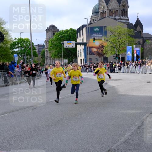 25.04.2026 - Das Zehntel Tim E. http://msf.ph/oto/9569333 25.04.2026 08:57:12 Ziel 1035, 1052, 1075, 1176, 1188, 1271, 1339, 1556, 1579, 1582, 1585, 1654, 1725, 1741, 1909, 1965, 2028, 2205, 2258, 2538, 2550, 2753, 2755, 2762, 2819, 2917, 2920, 2921, 3226, 3256, 3324, 3581, 3666, 3705, 3758, 3944 meine-sportfotos.de