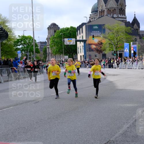 25.04.2026 - Das Zehntel Tim E. http://msf.ph/oto/9569334 25.04.2026 08:57:12 Ziel 1035, 1052, 1075, 1176, 1188, 1271, 1339, 1556, 1579, 1582, 1585, 1654, 1725, 1741, 1909, 1965, 2028, 2205, 2258, 2538, 2550, 2753, 2755, 2762, 2819, 2917, 2920, 2921, 3226, 3256, 3324, 3581, 3666, 3705, 3758, 3944 meine-sportfotos.de