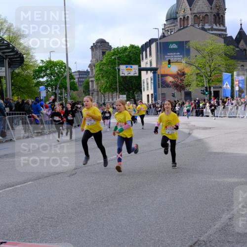 25.04.2026 - Das Zehntel Tim E. http://msf.ph/oto/9569335 25.04.2026 08:57:12 Ziel 1035, 1052, 1075, 1176, 1188, 1271, 1339, 1556, 1579, 1582, 1585, 1654, 1725, 1741, 1909, 1965, 2028, 2205, 2258, 2538, 2550, 2753, 2755, 2762, 2819, 2917, 2920, 2921, 3226, 3256, 3324, 3581, 3666, 3705, 3758, 3944 meine-sportfotos.de