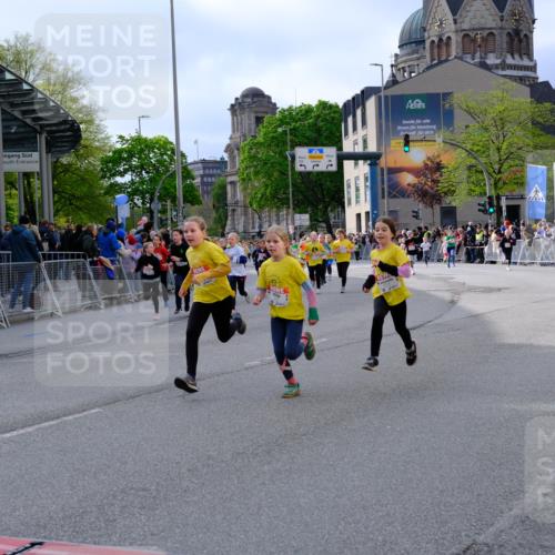 25.04.2026 - Das Zehntel Tim E. http://msf.ph/oto/9569336 25.04.2026 08:57:12 Ziel 1035, 1052, 1075, 1176, 1188, 1271, 1339, 1556, 1579, 1582, 1585, 1654, 1725, 1741, 1909, 1965, 2028, 2205, 2258, 2538, 2550, 2753, 2755, 2762, 2819, 2917, 2920, 2921, 3226, 3256, 3324, 3581, 3666, 3705, 3758, 3944 meine-sportfotos.de