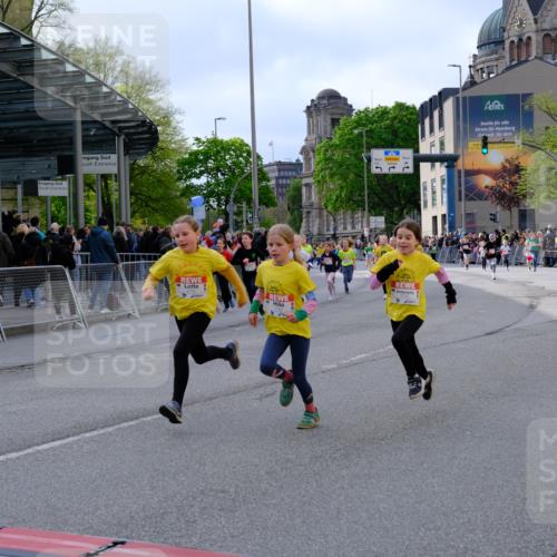 25.04.2026 - Das Zehntel Tim E. http://msf.ph/oto/9569339 25.04.2026 08:57:12 Ziel 1035, 1052, 1075, 1176, 1188, 1271, 1339, 1556, 1579, 1582, 1585, 1654, 1725, 1741, 1909, 1965, 2028, 2205, 2258, 2538, 2550, 2753, 2755, 2762, 2819, 2917, 2920, 2921, 3226, 3256, 3324, 3581, 3666, 3705, 3758, 3944 meine-sportfotos.de